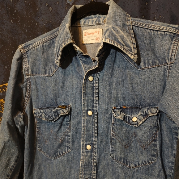 Vintage Wrangler Denim Button Down Shirt - Picture 2 of 7